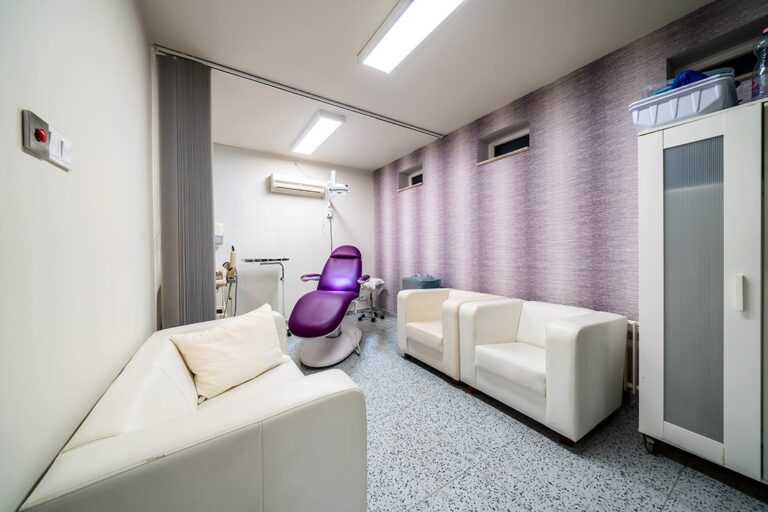 dr albert urszan hungarian plastic surgeon 02 1 768x512